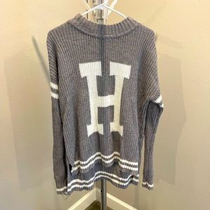Women’s Hollister sweater (size medium)